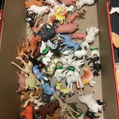 793 Vintage Toy Animal and Salt Water Taffy Clown Bank Lot