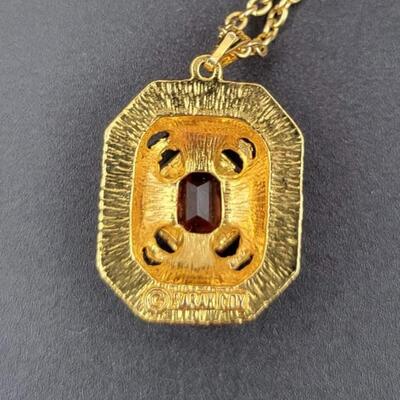 VINTAGE SARAH COVENTRY MAJORCA RED STONE NECKLACE W/ BOX