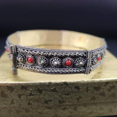 VINTAGE HANDMADE ORNATE SILVER PANEL BRACELET W/ TROMBONE CLASP