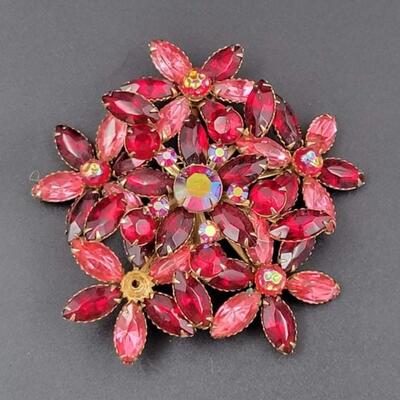 VINTAGE RED JEWELED FLORAL BROOCH