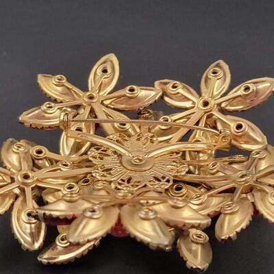 VINTAGE RED JEWELED FLORAL BROOCH