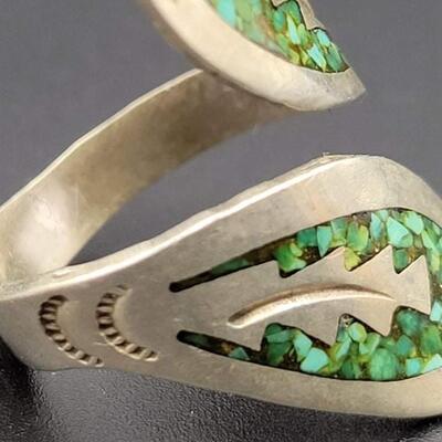NATIVE AMERICAN SILVER & GREEN CHIP INLAY RING