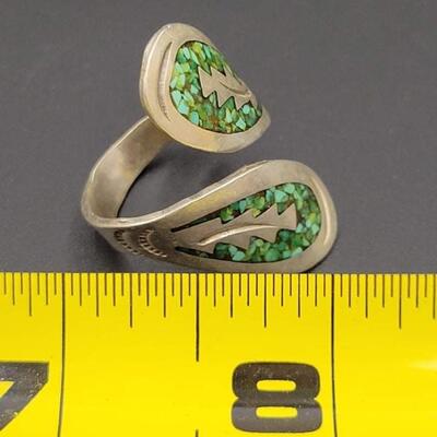 NATIVE AMERICAN SILVER & GREEN CHIP INLAY RING