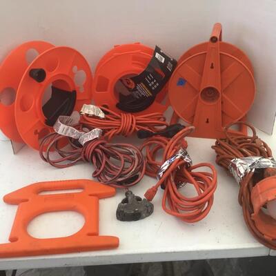 T815 Lot of Extension Cords & Storage Wheels