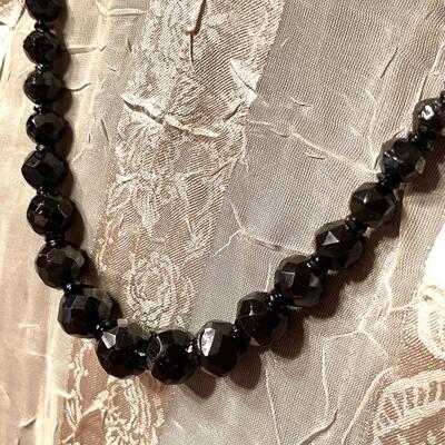 Lot 40 Darling Vintage Single Strand Jet Beads Graduated Faceted 12" drop