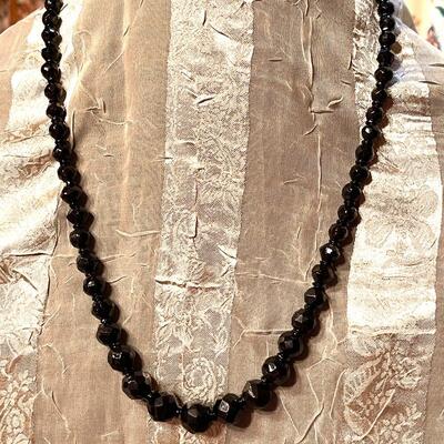 Lot 40 Darling Vintage Single Strand Jet Beads Graduated Faceted 12" drop