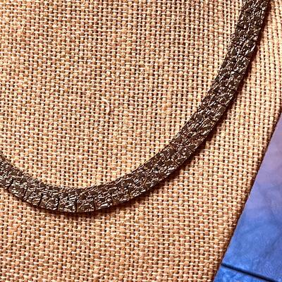 Lot 43 Vintage Gold Tone "Nugget" Necklace Collar Length