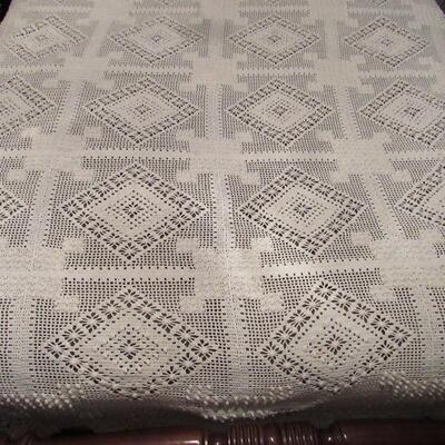 Beautiful Queen Size Vintage Fancy Hand Crocheted Bed Spread About 72" x 96", Read Description