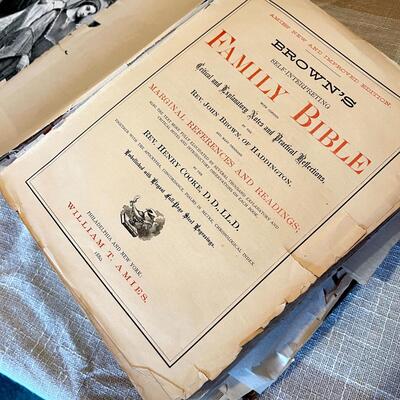 Lot 61 Brown's Family Bible 1880 Self-Interpretaing Illustrated Prints, Gilt Edges