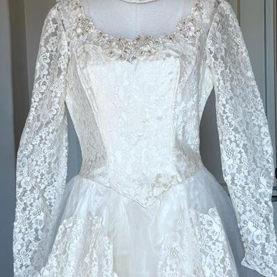 Lot 62 1950s Wedding Dress Satin with Lace & Tulle Overlay Size 12