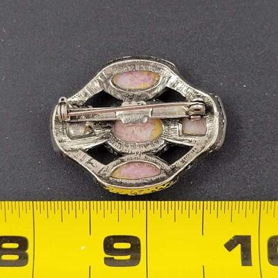 VINTAGE SILVER METAL BROOCH W/ PINK STONES