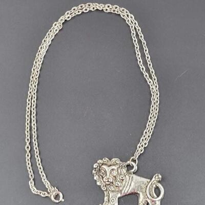 VINTAGE ITALY SILVER METAL LION PENDANT NECKLACE