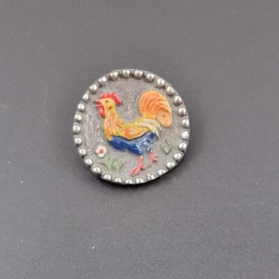 ROUND METAL CHICKEN PIN