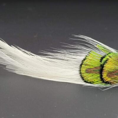 SILVER METAL & FEATHER BROOCH
