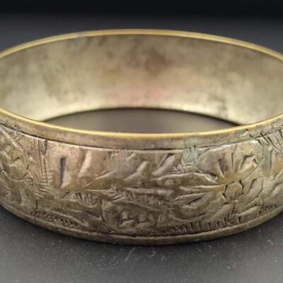 CARVED FLORAL METAL BANGLE