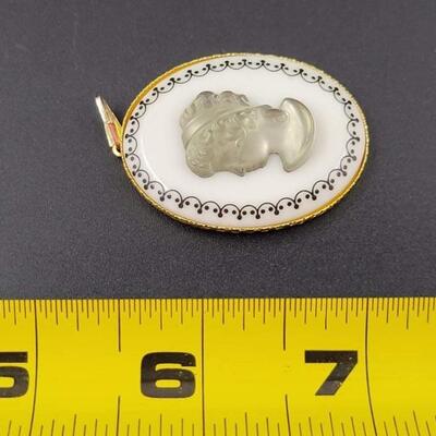 GOLD TONED GRECIAN CAMEO PENDANT