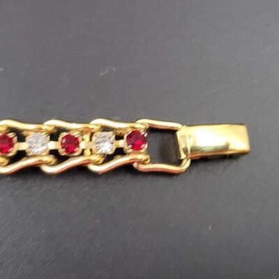 GOLD TONED RHINESTONE BRACELET