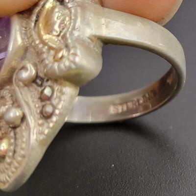 STERLING SILVER RING W/ PURPLE GEMSTONE