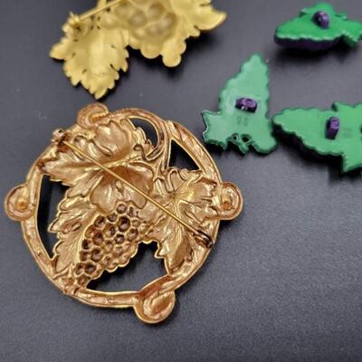 GRAPE BROOCH BUNDLE