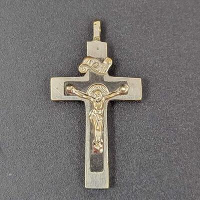 SILVER METAL CRUCIFIX PENDANT - MARKED â€œRMANYâ€