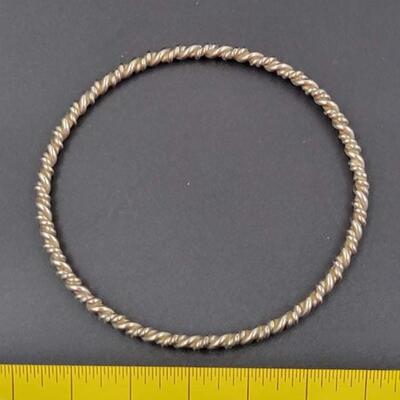 SILVER METAL TWISTED BANGLE