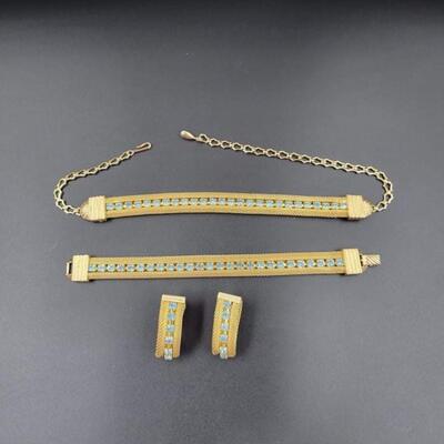 VINTAGE SARAH COVENTRY GOLD TONED MESH & BLUE RHINESTONE NECKLACE, BRACELET, & EARRING SET