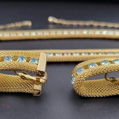 VINTAGE SARAH COVENTRY GOLD TONED MESH & BLUE RHINESTONE NECKLACE, BRACELET, & EARRING SET