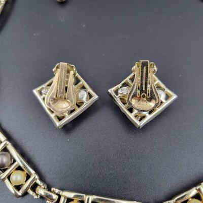 VINTAGE BEADED JEWELRY SET