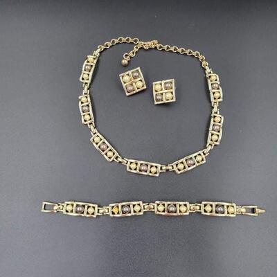 VINTAGE BEADED JEWELRY SET