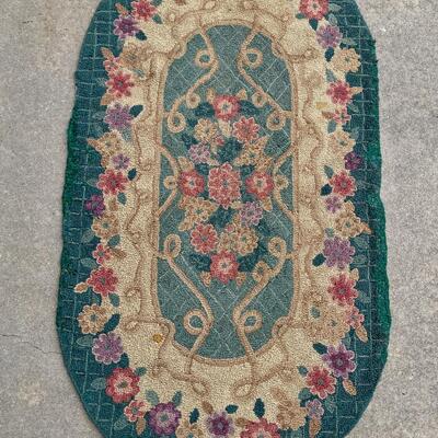 Vintage Charming Oval Hooked Rug