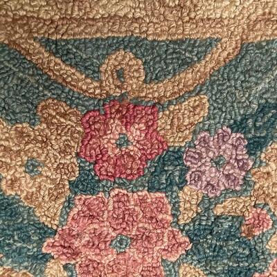 Vintage Charming Oval Hooked Rug