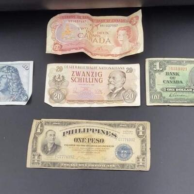 VINTAGE FOREIGN MONEY BUNDLE