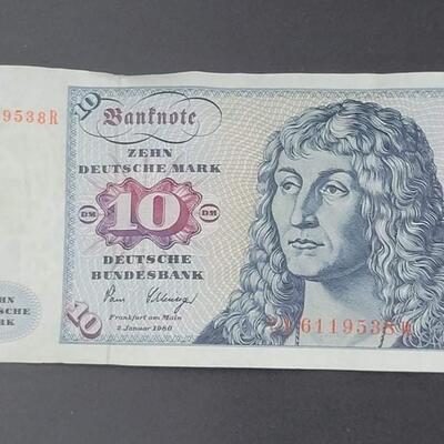 VINTAGE FOREIGN MONEY BUNDLE