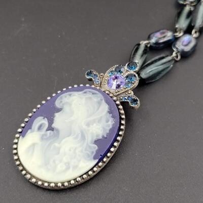 WORTHINGTON PURPLE CAMEO BEADED NECKLACE