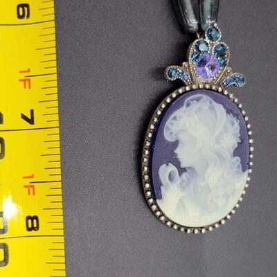 WORTHINGTON PURPLE CAMEO BEADED NECKLACE