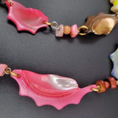 COLORFUL SEASHELL? BEADED NECKLACE