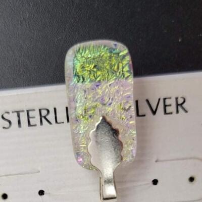 STERLING SILVER & SPARKLING GLASS PENDANT