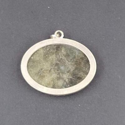 SILVER TONED OVAL PENDANT W/ RESIN STONE