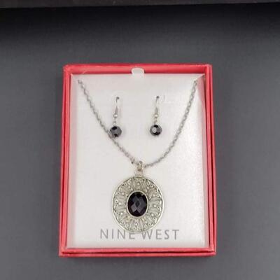 NINE WEST SILVER TONE & BLACK MEDALLION NECKLACE & EARRINGS
