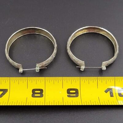 SILVER METAL ENGRAVED HOOP EARRINGS