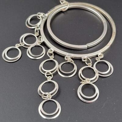 METAL CIRCLE DANGLE EARRINGS