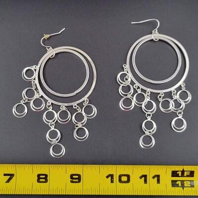 METAL CIRCLE DANGLE EARRINGS