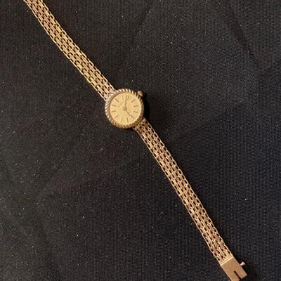 Vintage Geneve 10k Gold Watch 11grams Total Weight with Sapphire Bezel 6.5â€ long