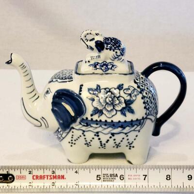 Vintage Bombay Elephant Teapot