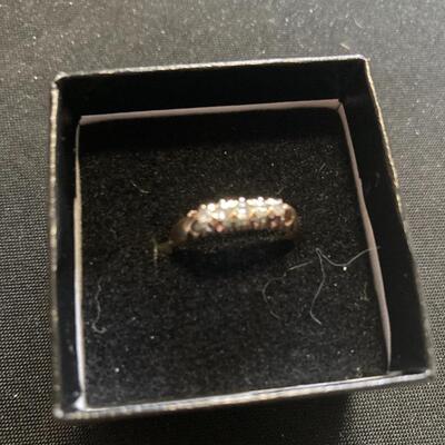 14k Gold Ring with 5 Nice Diamonds Size 7