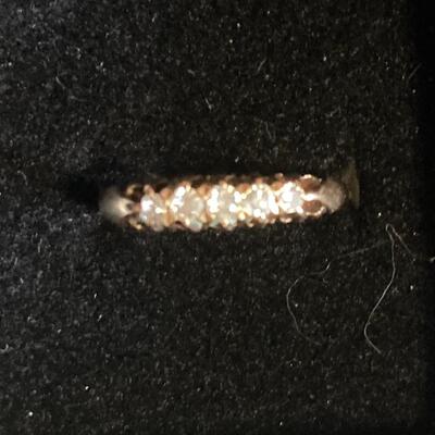 14k Gold Ring with 5 Nice Diamonds Size 7