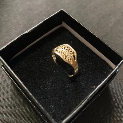 14k Yellow Gold Vintage Ring Size 4.5