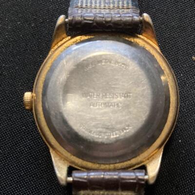 Vintage Timex Automatic Menâ€™s Watch with Date Adjust