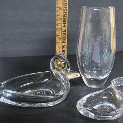 Vintage Duncan Miller Duck Ashtrays and Signed Vase With Etched Lady Image