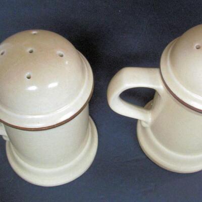 Pfaltzgraff Village Pattern Sugar/Creamer, Salt/Pepper/2 Large Shakers